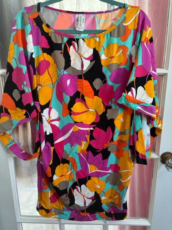Trina Turk Pink Multi Floral Tunic or Swim Cover - Picture 4 of 10